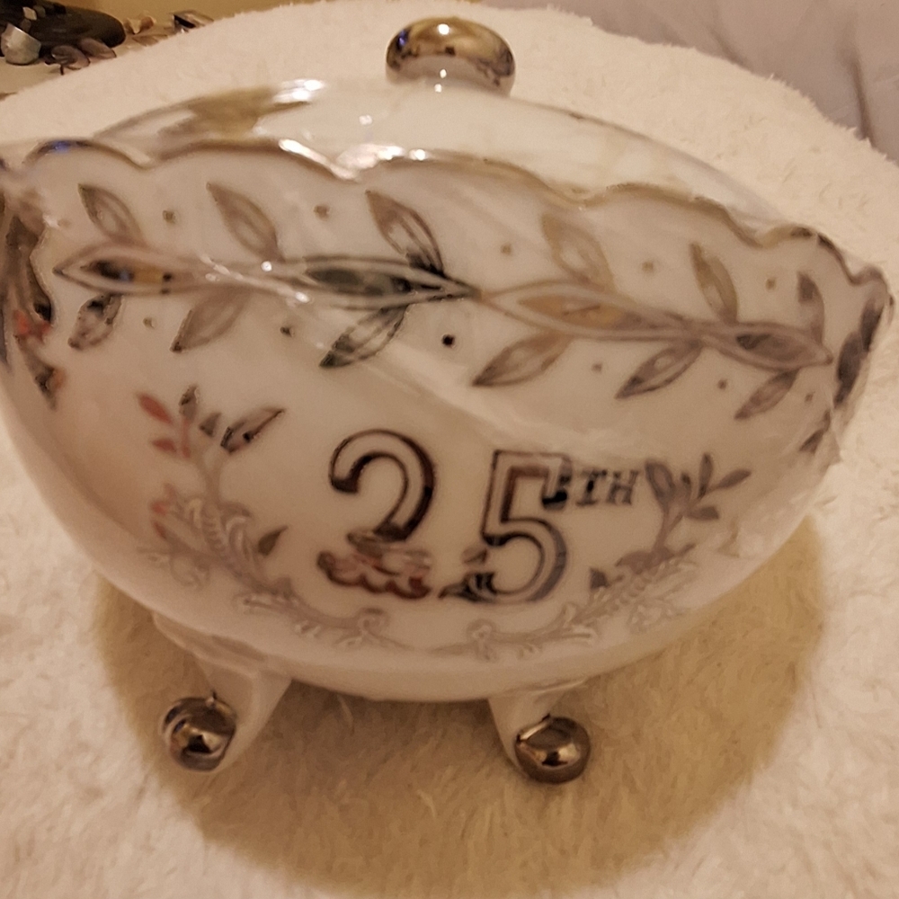 Cuenco Lefton China pintado a mano #998 25 aniversario con tapa